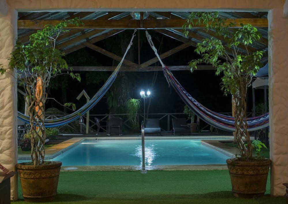 Bugabutik Hotel Resort Cocles Beach Extérieur photo