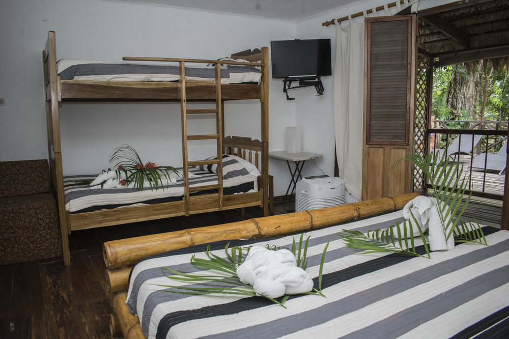 Bugabutik Hotel Resort Cocles Beach Extérieur photo