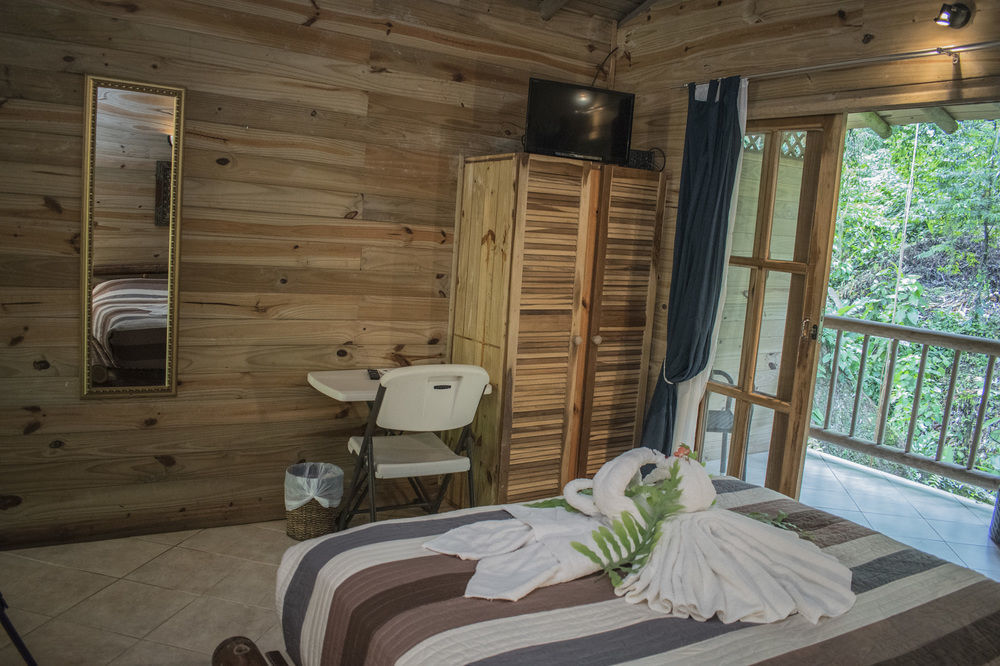 Bugabutik Hotel Resort Cocles Beach Extérieur photo