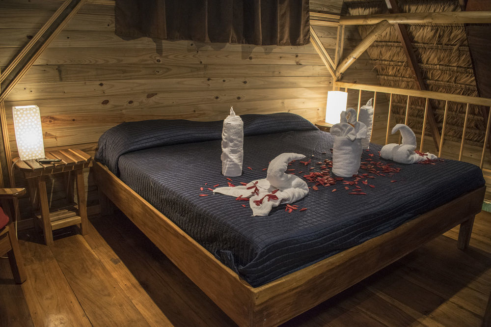 Bugabutik Hotel Resort Cocles Beach Extérieur photo